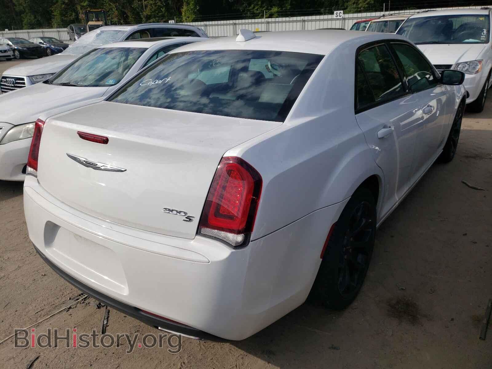 2019 CHRYSLER 300 - VIN: 2C3CCABG8KH555527 - Фото 4