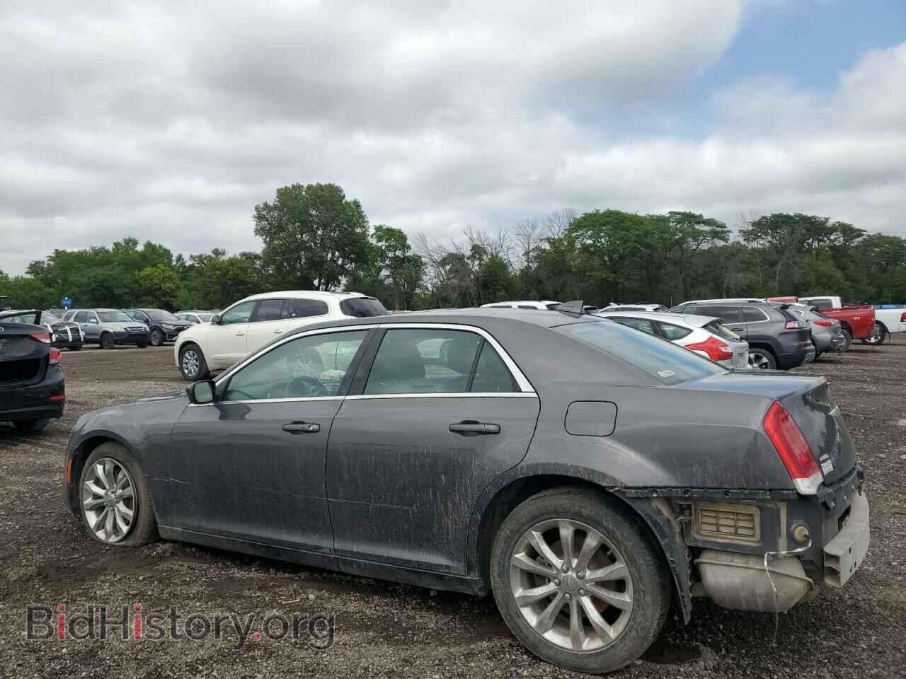 2017 CHRYSLER 300 - VIN: 2C3CCARG3HH647966 - Фото 2