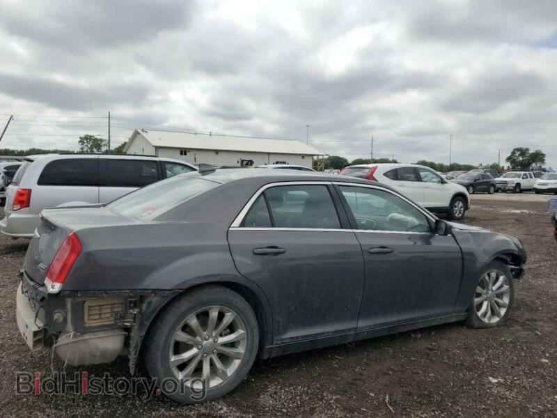 2017 Chrysler 300 (VIN 2C3CCARG3HH647966) — фото 3 из 12