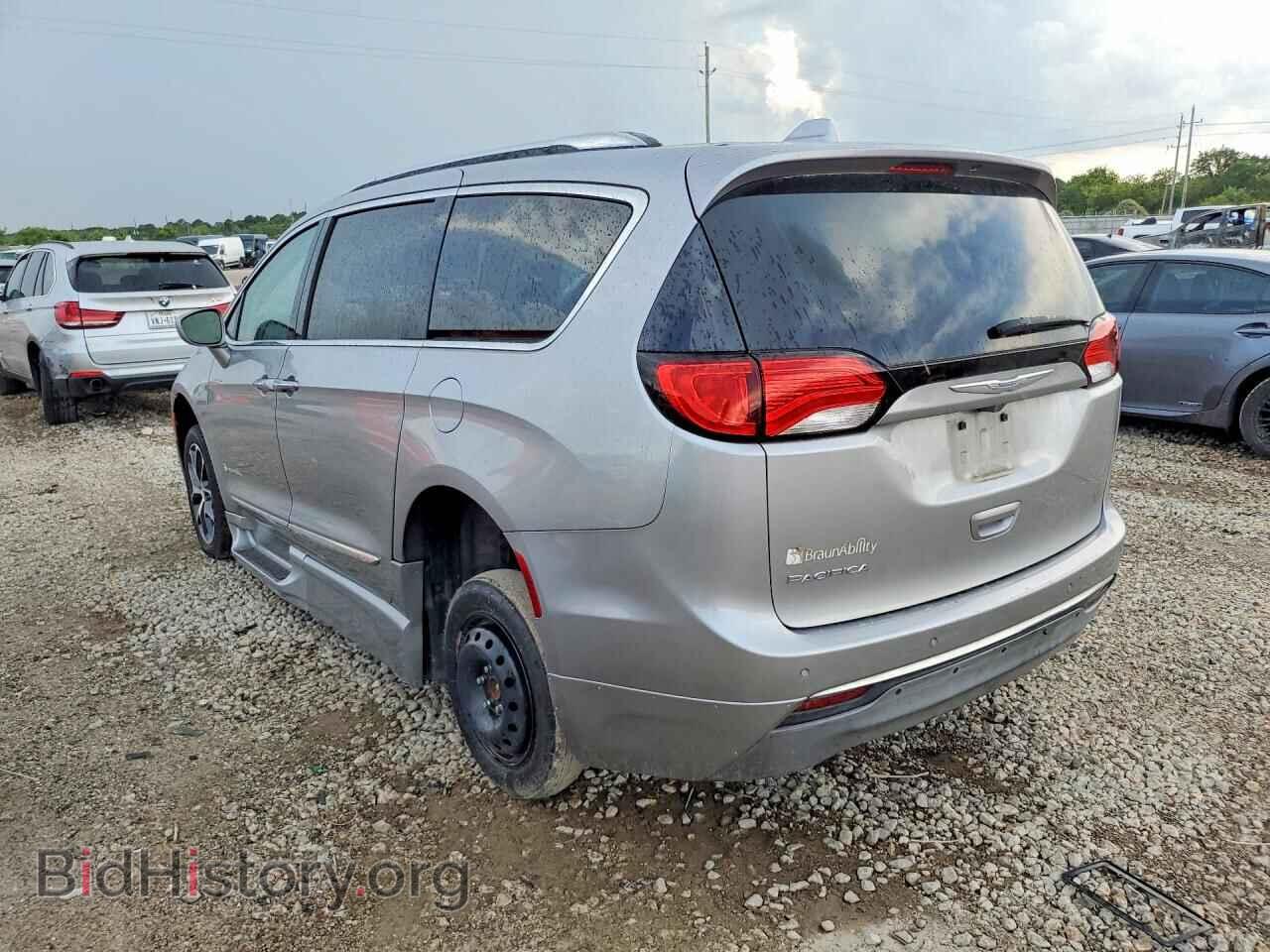 2017 CHRYSLER PACIFICA - VIN: 2C4RC1EG7HR739751 - Photo 2