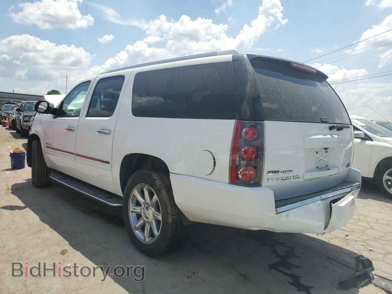 2011 GMC YUKON - VIN: 1GKS1MEF5BR352455 - Фото 2