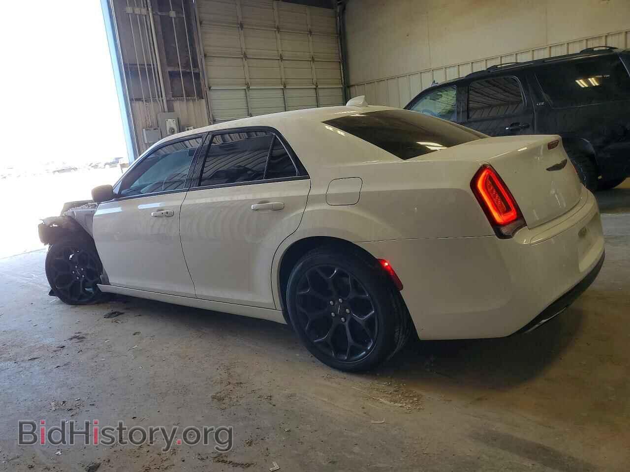 2019 CHRYSLER 300 - VIN: 2C3CCAAG7KH693741 - Photo 2