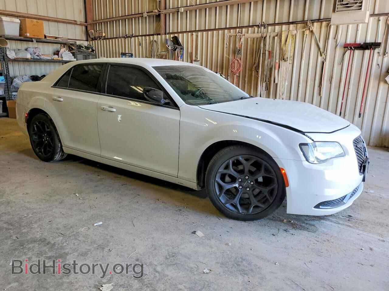 2019 CHRYSLER 300 - VIN: 2C3CCAAG7KH693741 - Photo 4