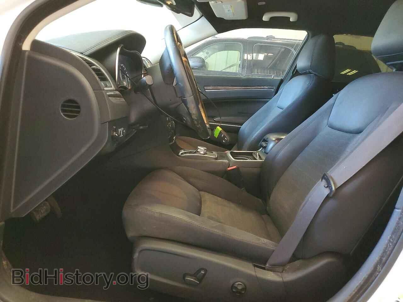 2019 CHRYSLER 300 - VIN: 2C3CCAAG7KH693741 - Photo 7
