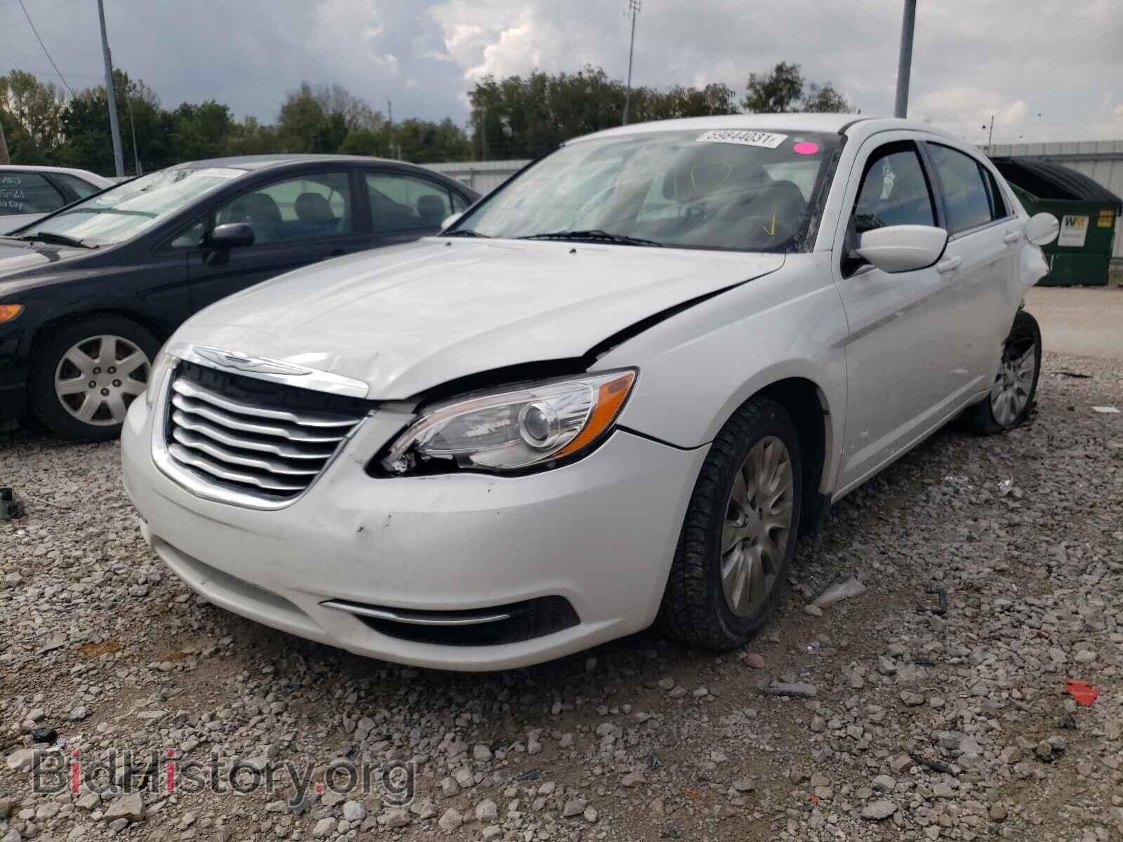 2013 CHRYSLER 200 - VIN: 1C3CCBAG6DN721478 - Фото 2