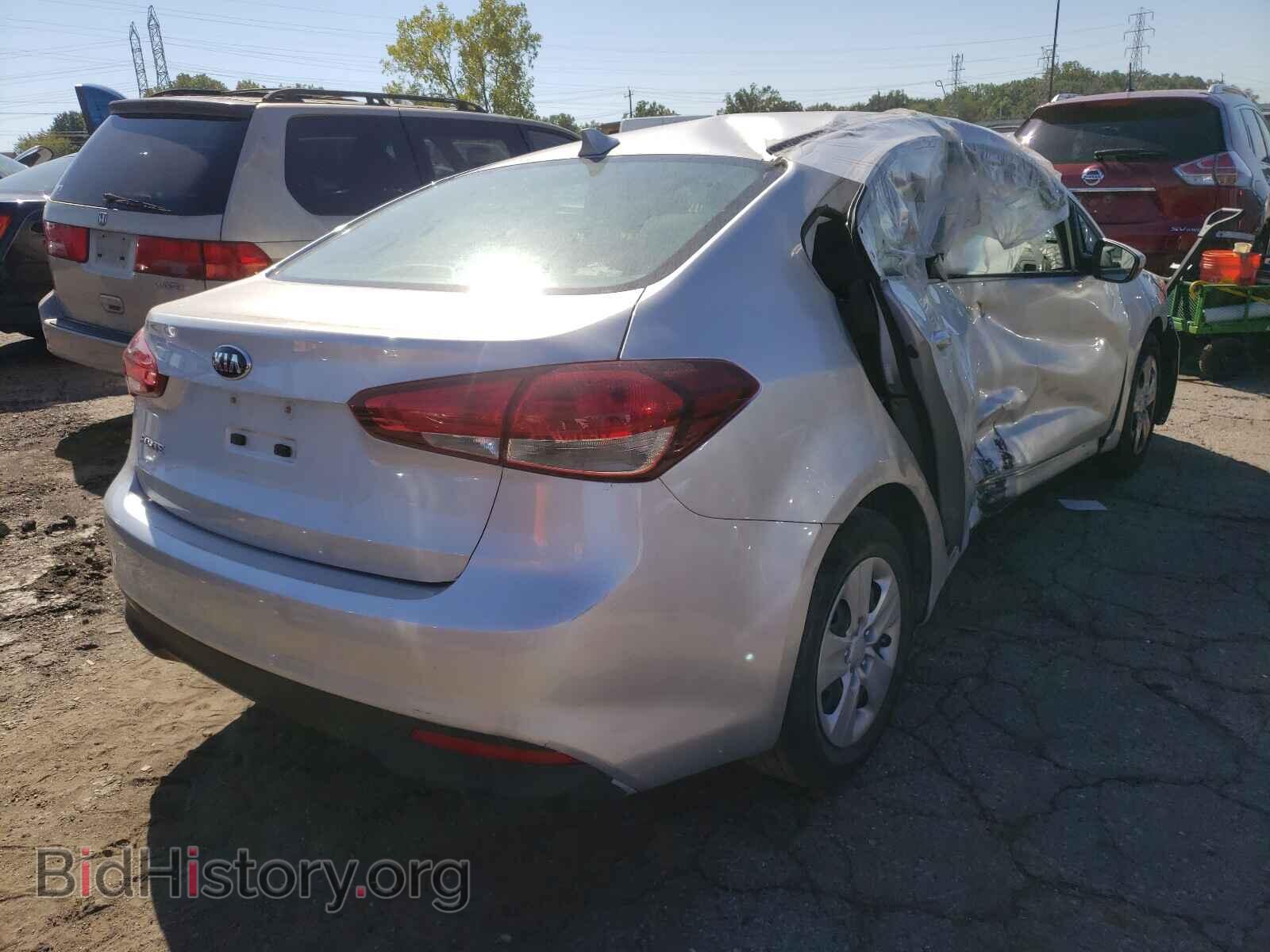 2017 KIA FORTE - VIN: 3KPFK4A77HE046144 - Фото 4