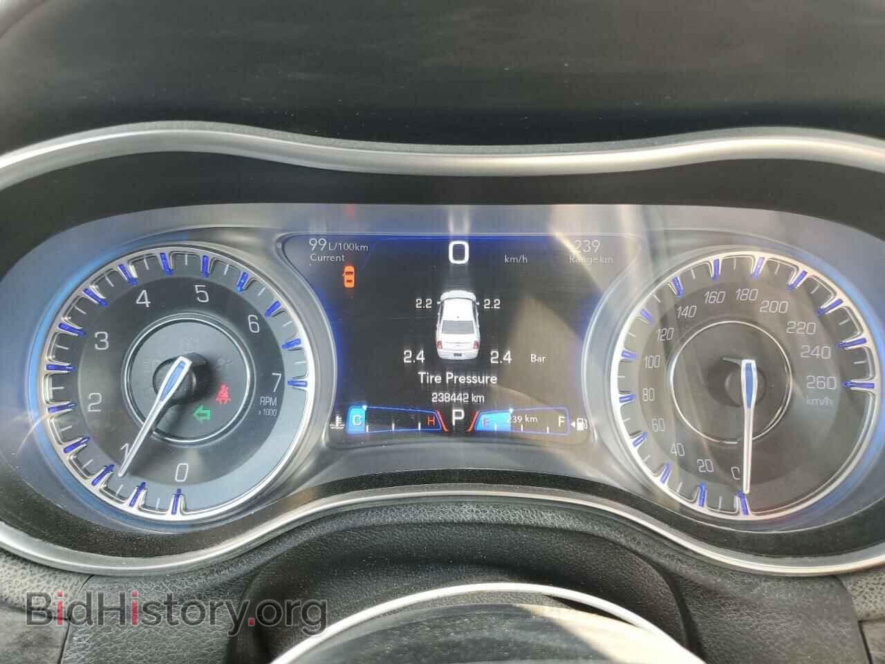 2018 CHRYSLER 300 - VIN: 2C3CCAAG7JH299364 - Фото 9