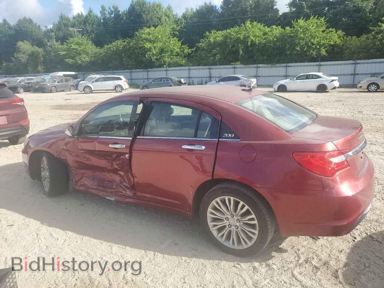 2011 CHRYSLER 200 - VIN: 1C3BC2FGXBN595370 - Фото 2
