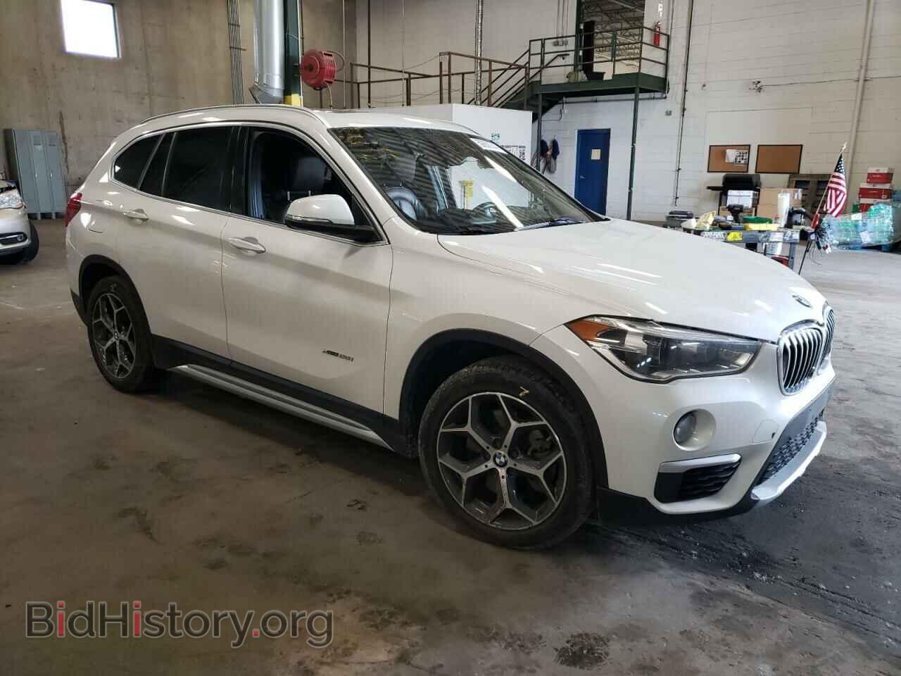 2017 BMW X1 - VIN: WBXHT3C31H5F70871 - Фото 4