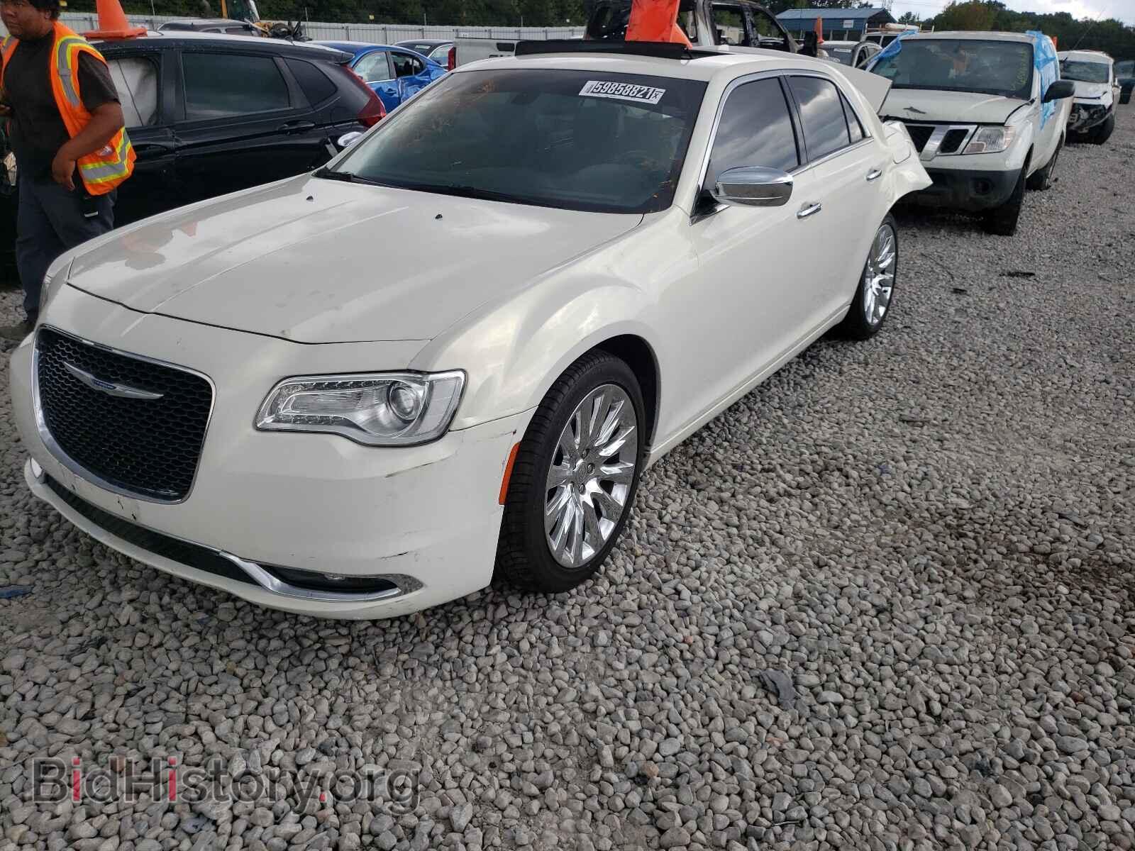 2017 CHRYSLER 300 - VIN: 2C3CCAEG4HH559904 - Фото 2
