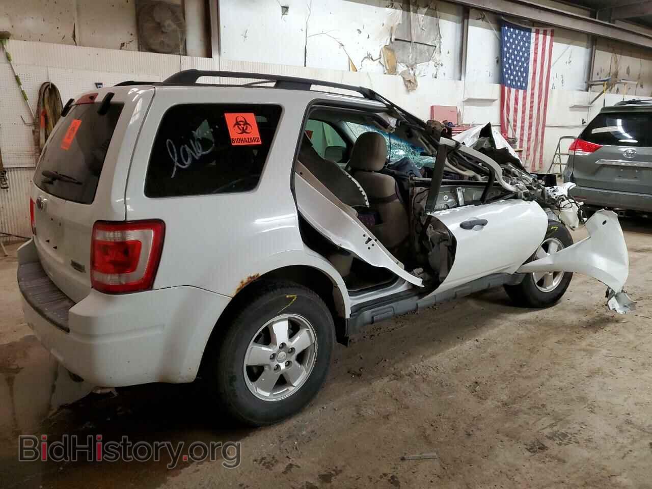 2011 FORD ESCAPE - VIN: 1FMCU9D79BKC39255 - Фото 3