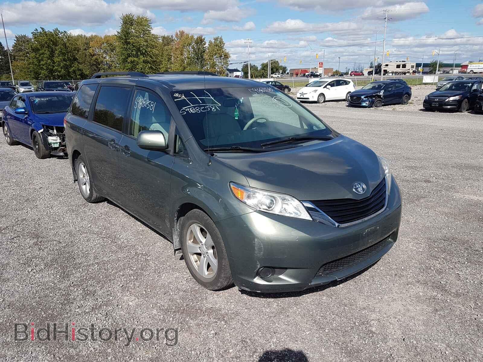 Photo 5TDKK3DC7CS246831 - TOYOTA SIENNA 2012