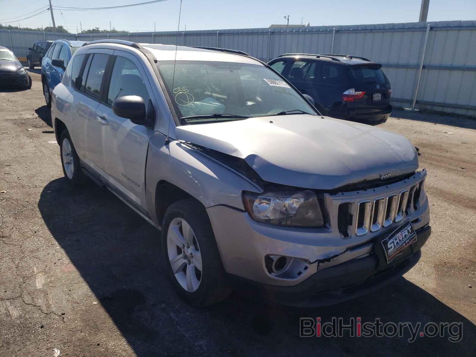 Фотография 1J4NF1FB2BD135585 - JEEP COMPASS 2011