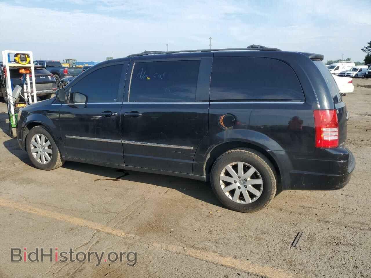 2010 CHRYSLER MINIVAN - VIN: 2A4RR8DXXAR330765 - Фото 2