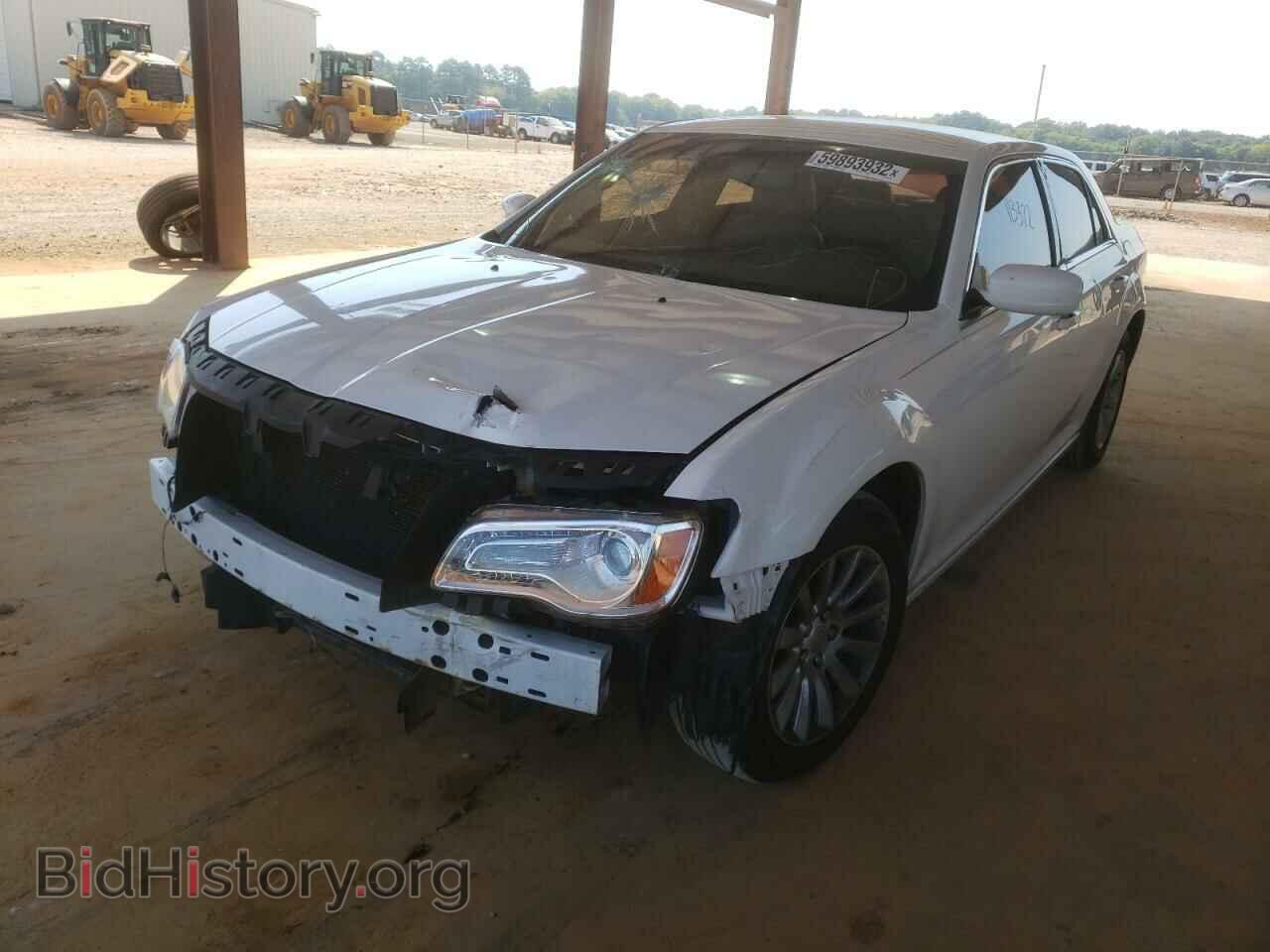 2013 CHRYSLER 300 - VIN: 2C3CCAAG2DH518655 - Фото 2
