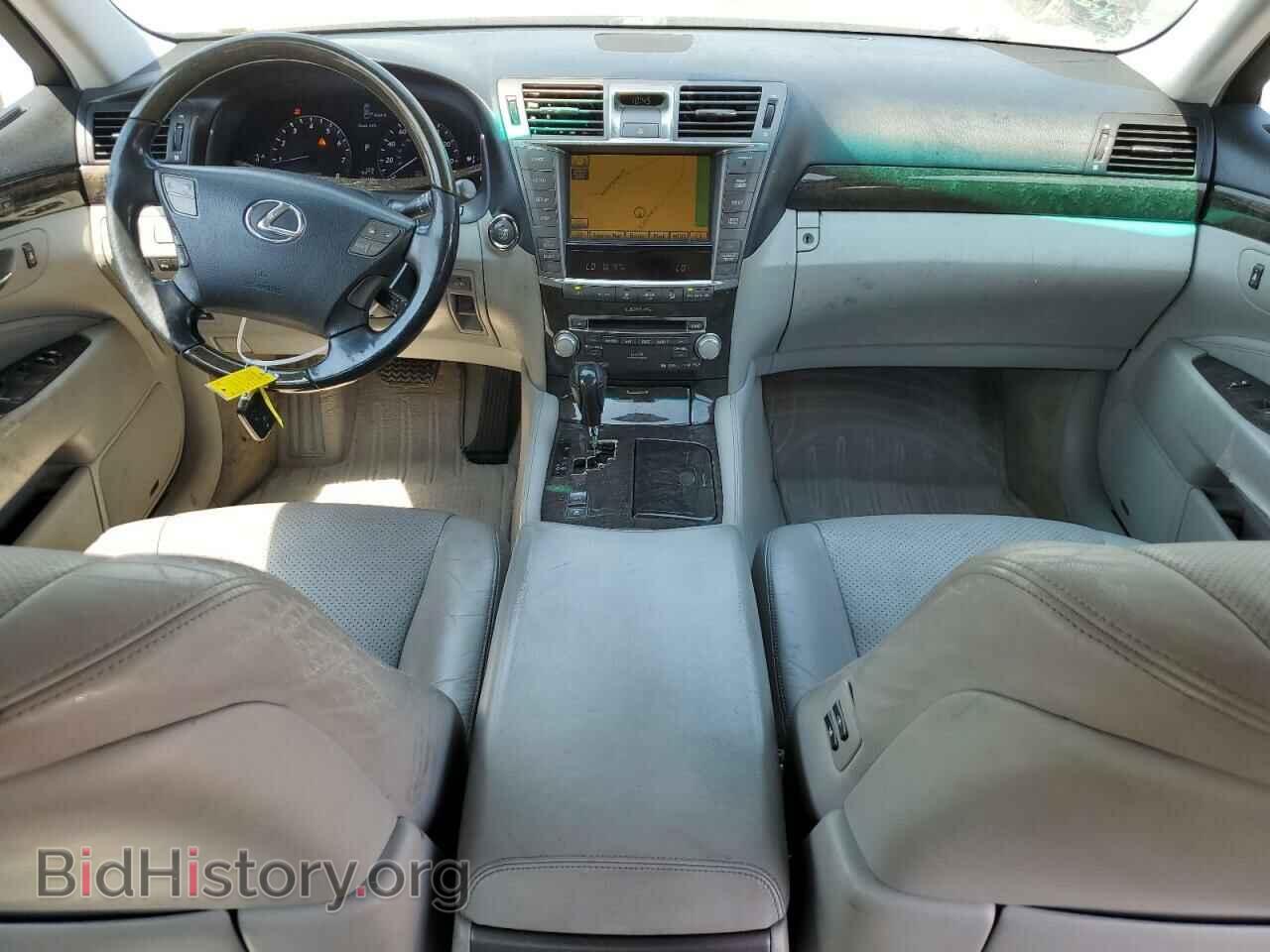 2011 LEXUS LS460 - VIN: JTHBL5EF6B5105494 - Photo 8