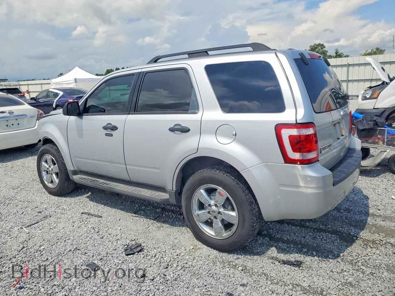 2011 FORD ESCAPE - VIN: 1FMCU0DG9BKC29644 - Фото 2