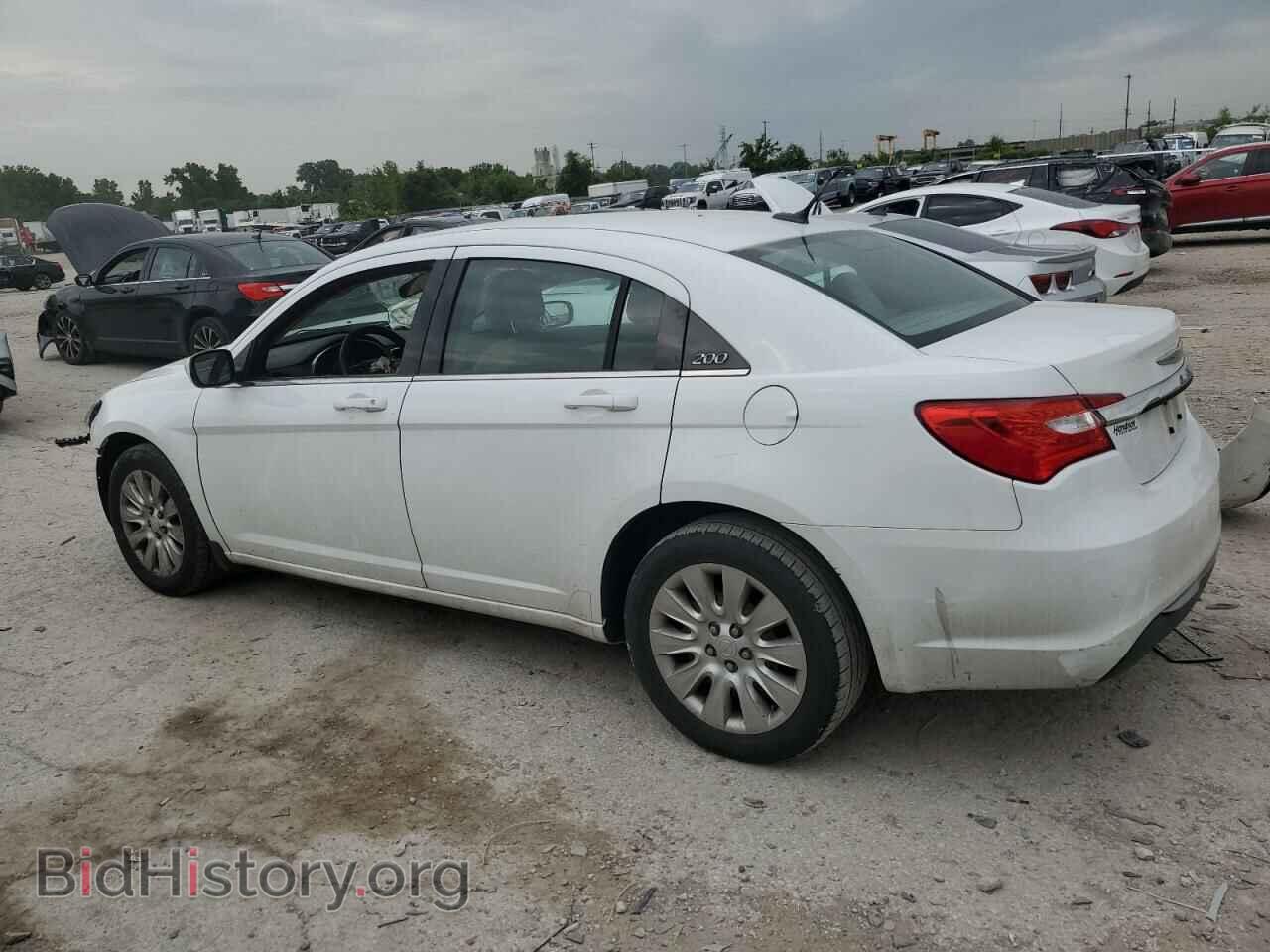 2012 CHRYSLER 200 - VIN: 1C3CCBAB5CN172360 - Фото 2