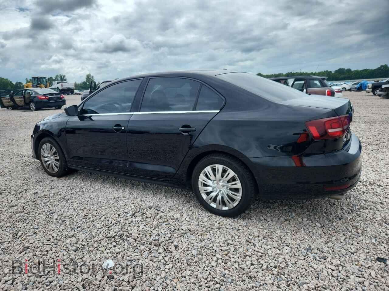 2017 VOLKSWAGEN JETTA - VIN: 3VW2B7AJXHM212364 - Photo 2