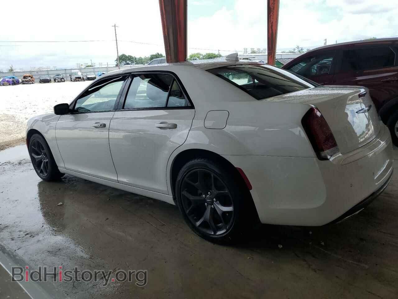 2023 CHRYSLER 300 - VIN: 2C3CCABG0PH585404 - Фото 2