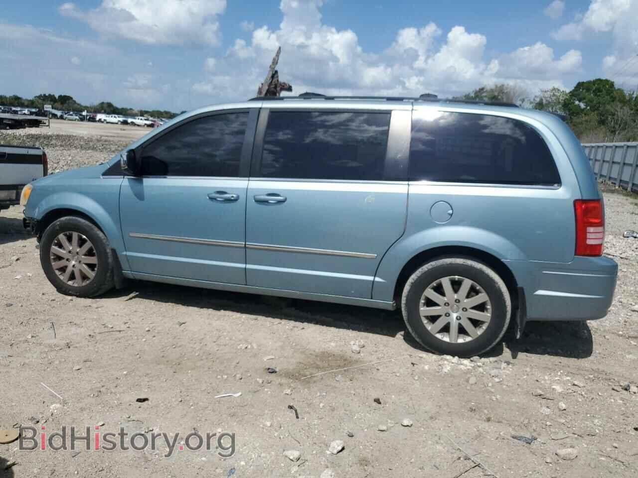2009 CHRYSLER MINIVAN - VIN: 2A8HR541X9R517245 - Фото 2