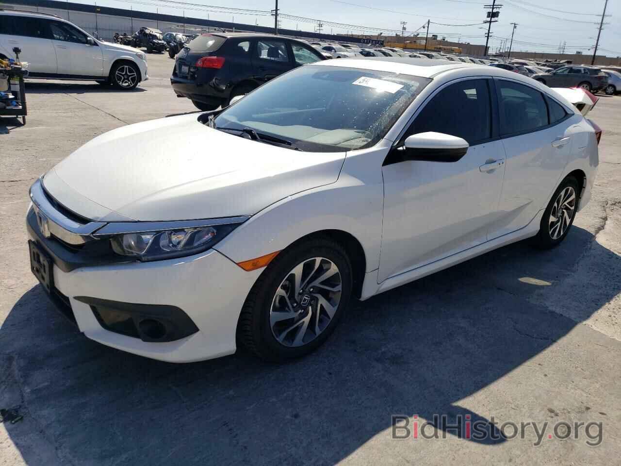 Photo 19XFC2F87JE208332 - HONDA CIVIC 2018