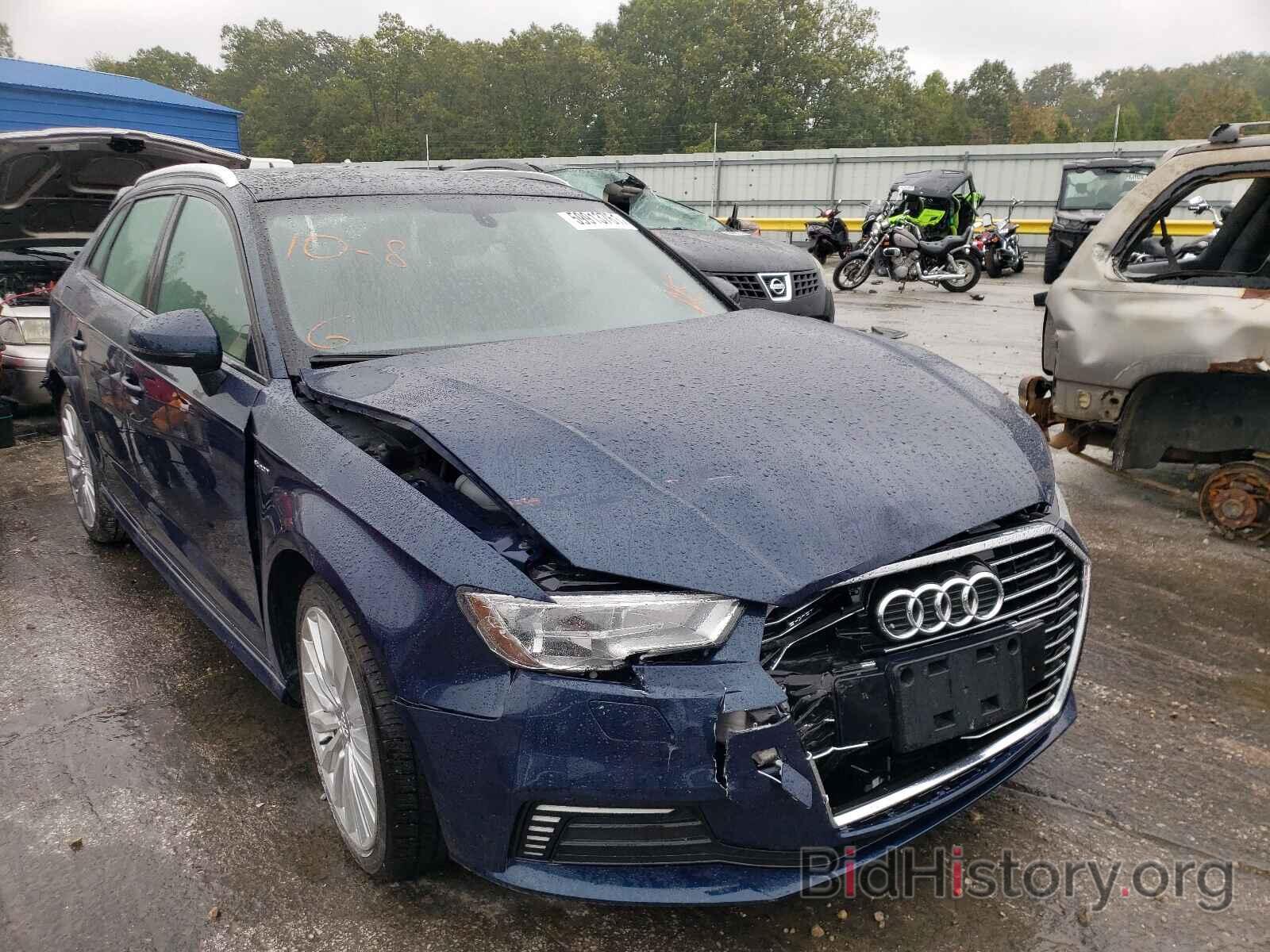 Фотография WAUUPBFF5HA114342 - AUDI A3 2017