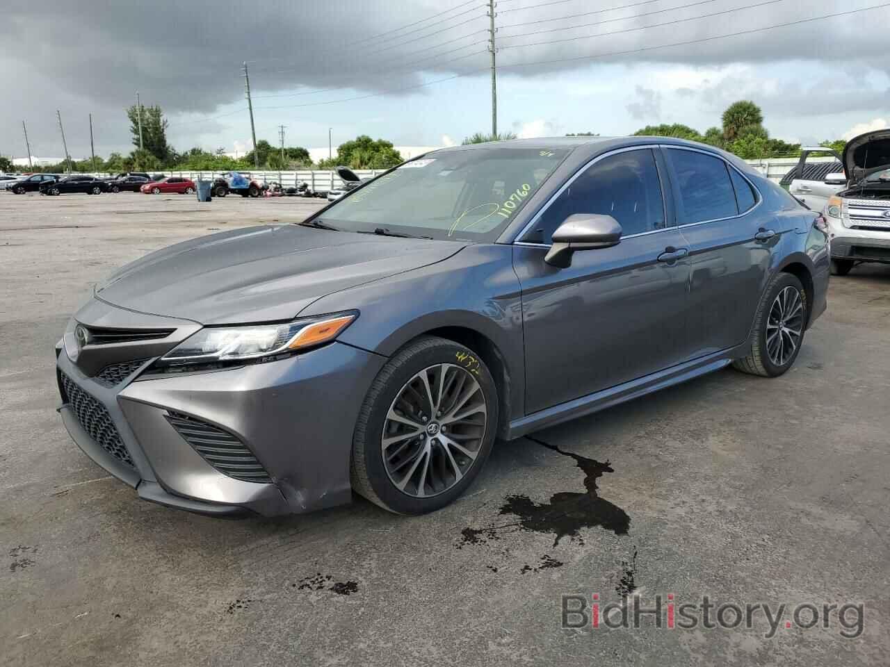 Photo 4T1B11HK3JU110760 - TOYOTA CAMRY 2018