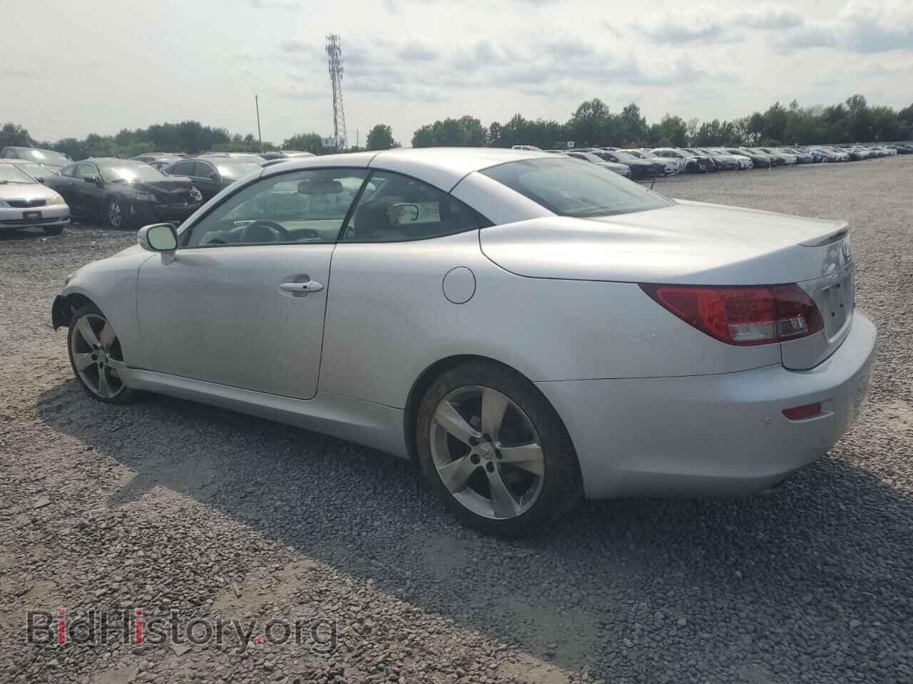2011 LEXUS IS - VIN: JTHFF2C29B2514971 - Photo 2