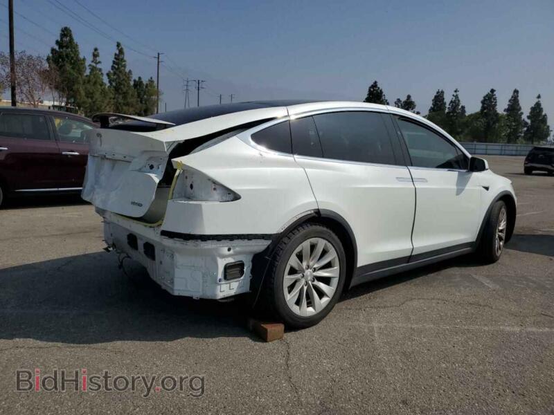 2018 Tesla MODEL X (VIN 5YJXCBE23JF143457) — фото 3 из 16