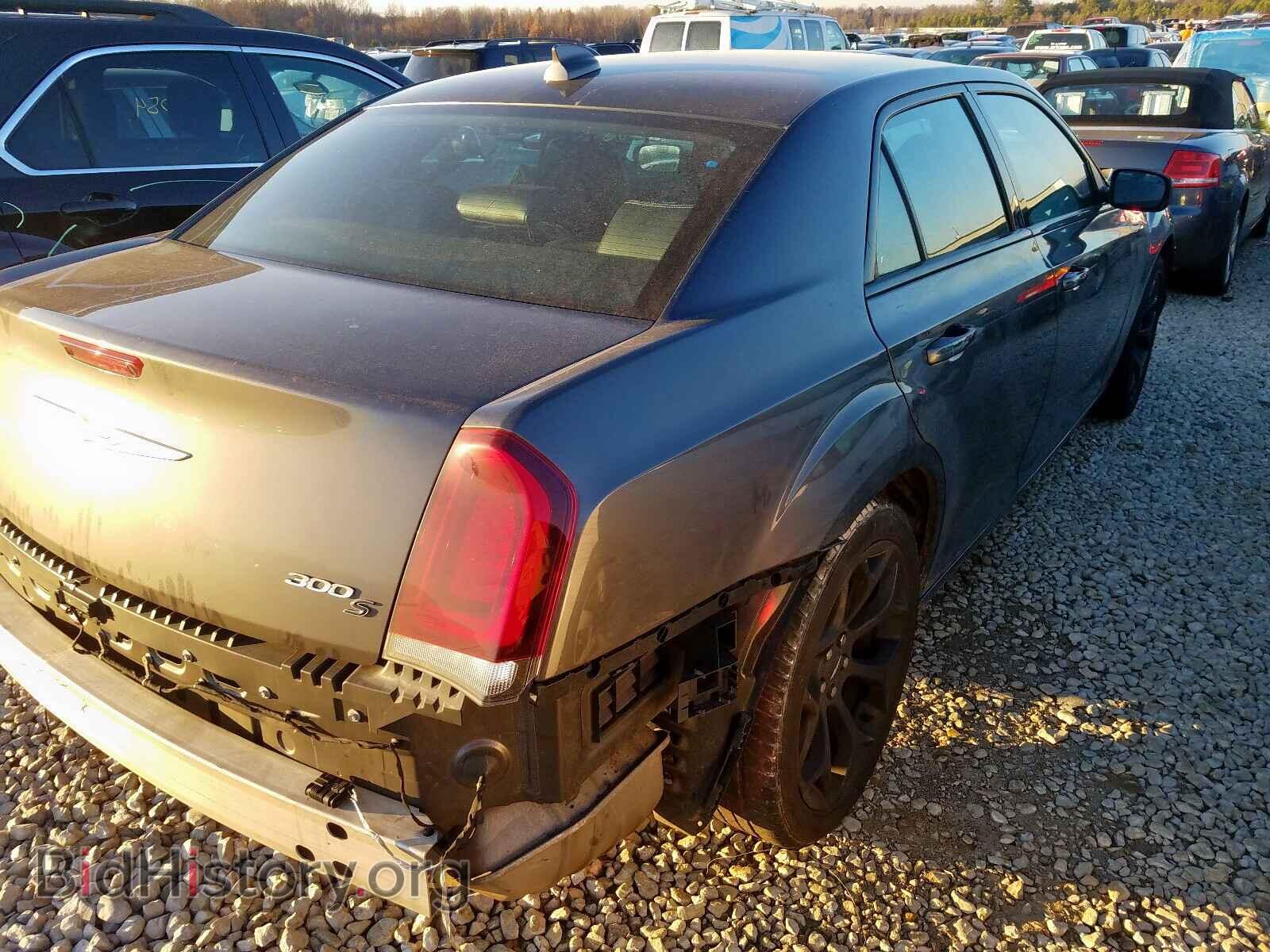 2019 CHRYSLER 300 - VIN: 2C3CCABG0KH618054 - Фото 4