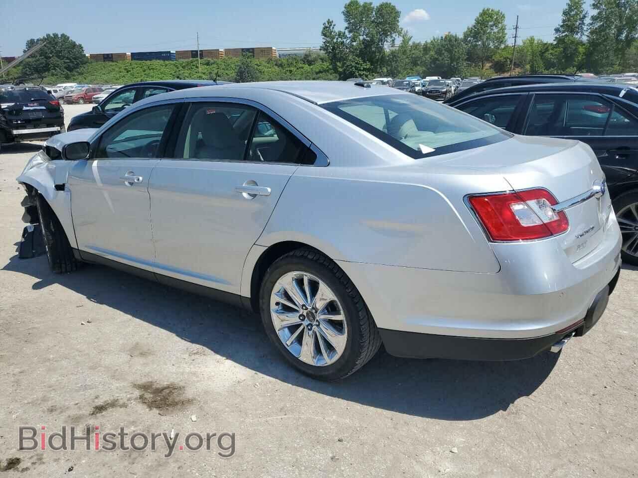 2011 FORD TAURUS - VIN: 1FAHP2FW3BG127167 - Фото 2