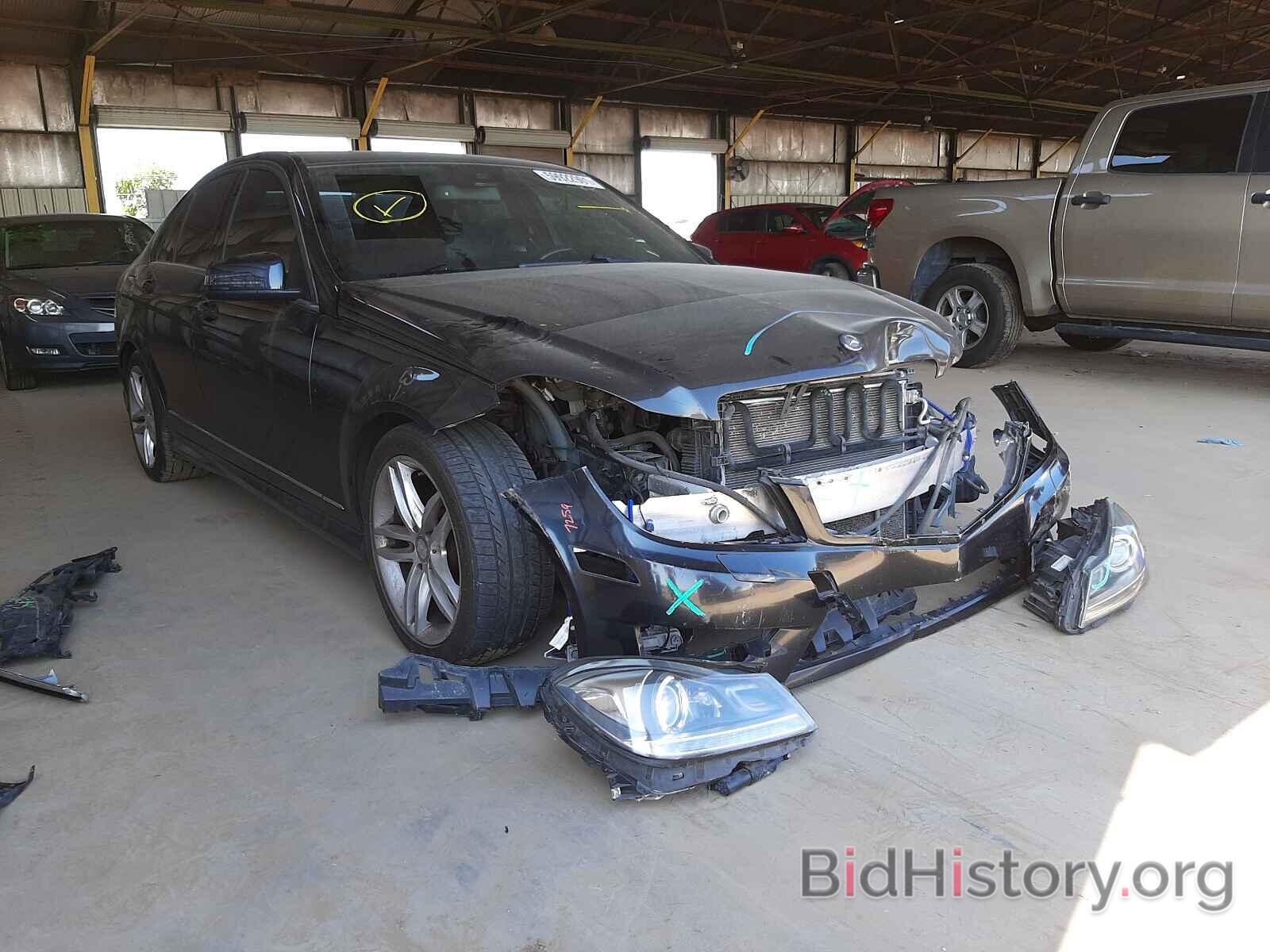 Photo WDDGF8AB3DA828724 - MERCEDES-BENZ C-CLASS 2013