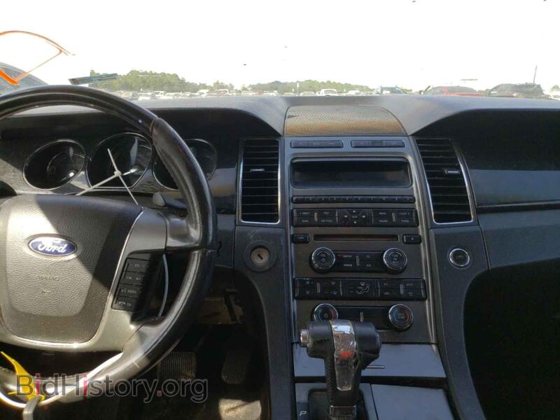 2011 Ford TAURUS (VIN 1FAHP2FW6BG151303) — photo 9 of 10