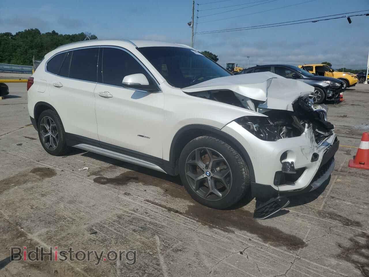2017 BMW X1 - VIN: WBXHT3C33H5F86943 - Фото 4