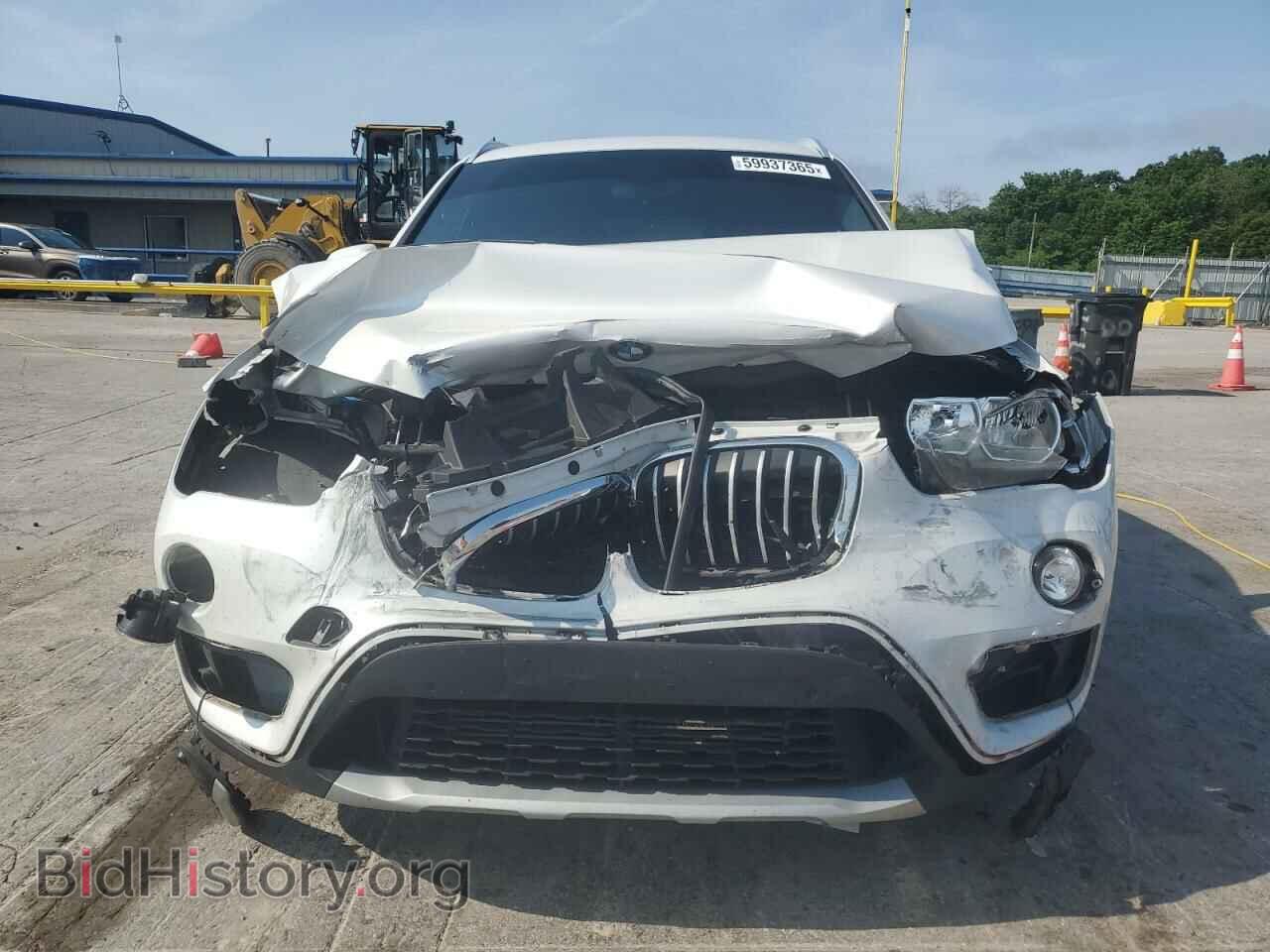 2017 BMW X1 - VIN: WBXHT3C33H5F86943 - Фото 5