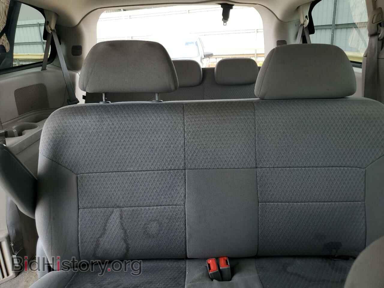 2008 CHRYSLER MINIVAN - VIN: 2A8HR44H68R820464 - Фото 10