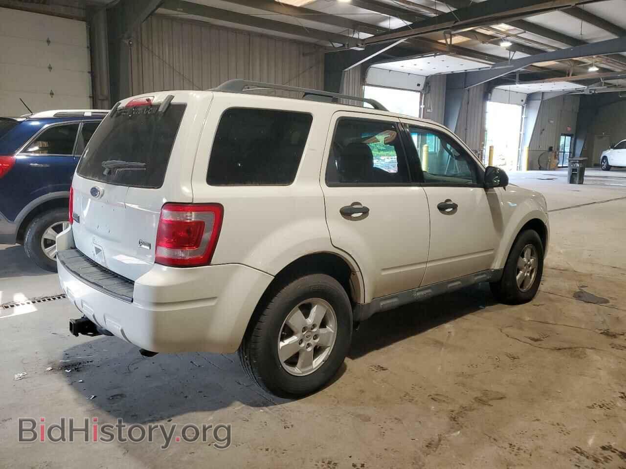 2010 FORD ESCAPE - VIN: 1FMCU9DG8AKA39787 - Фото 3