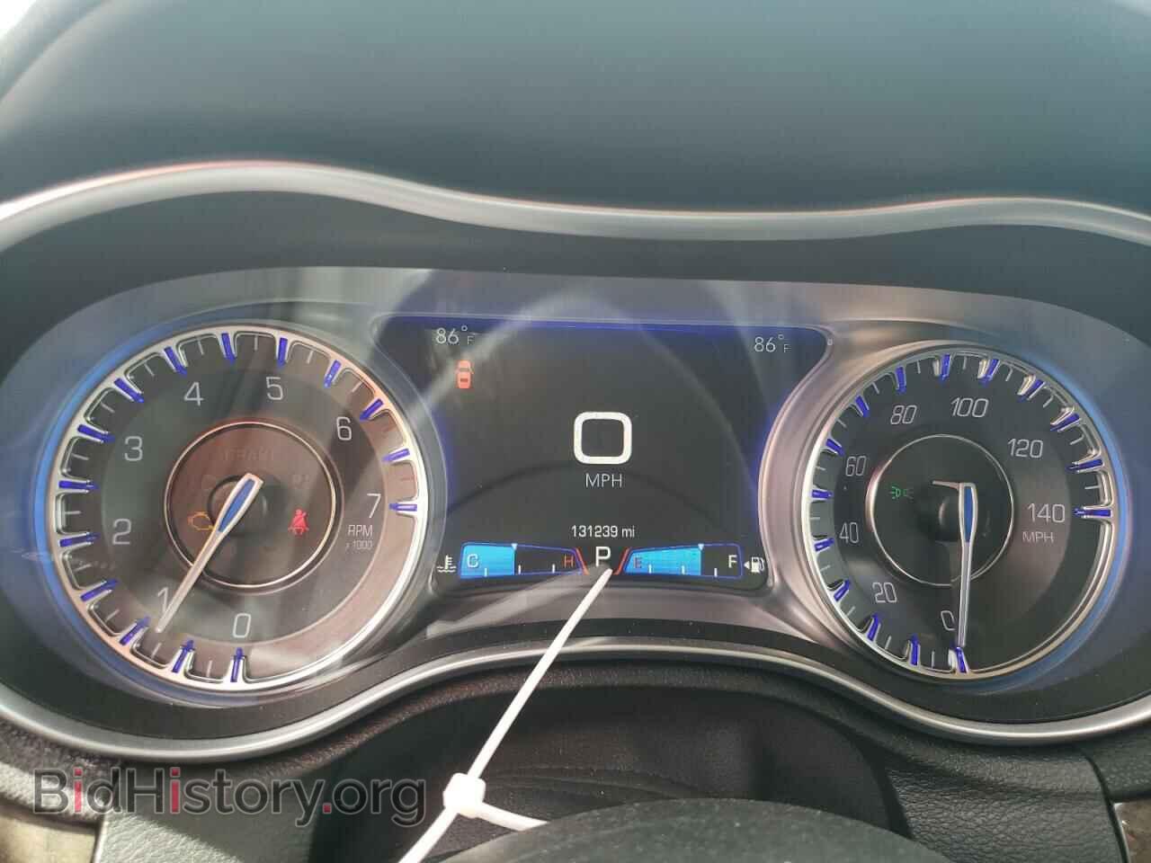 2017 CHRYSLER 300 - VIN: 2C3CCAEG1HH667882 - Фото 9