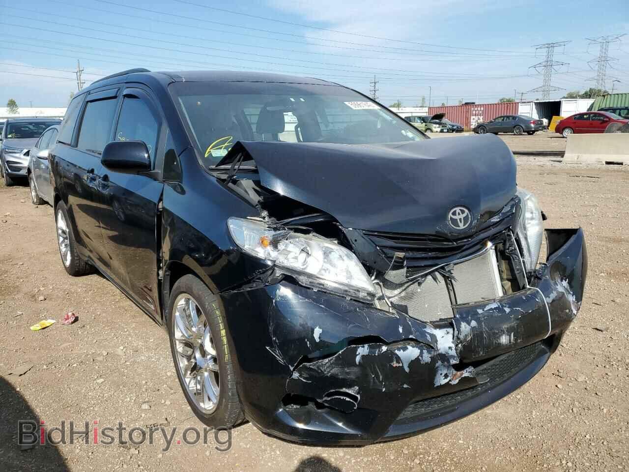 Photo 5TDKK3DC2FS679722 - TOYOTA SIENNA 2015