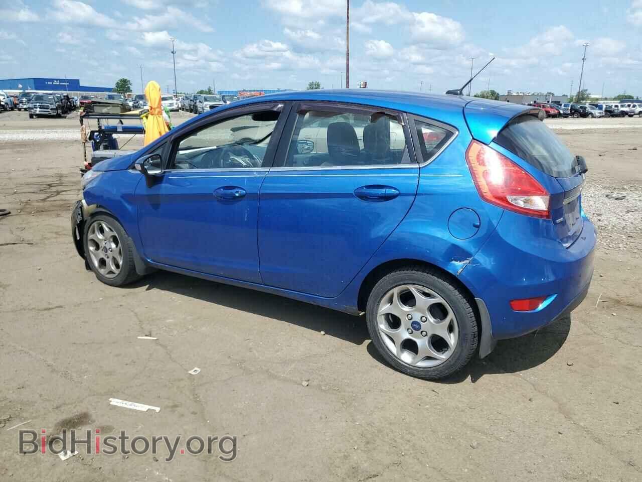 2011 FORD FIESTA - VIN: 3FADP4FJ5BM132262 - Фото 2