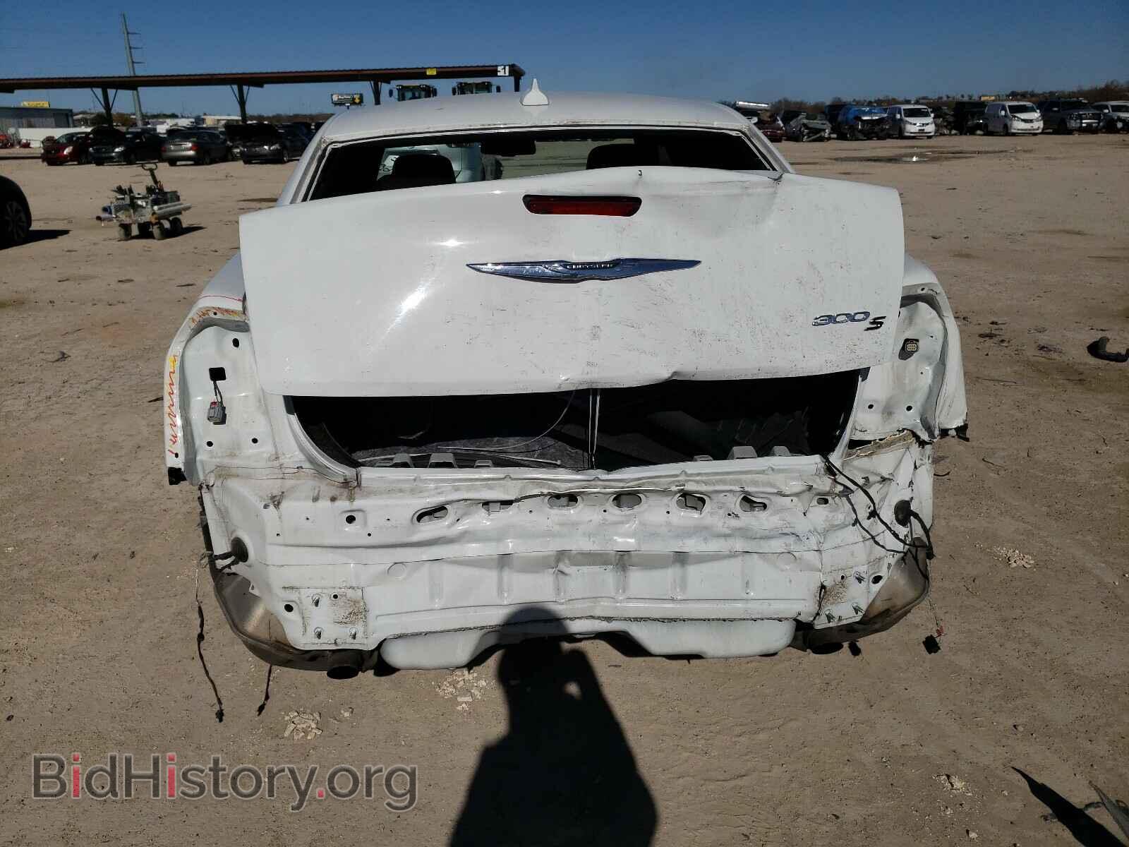 2019 CHRYSLER 300 - VIN: 2C3CCABG3KH516571 - Фото 9