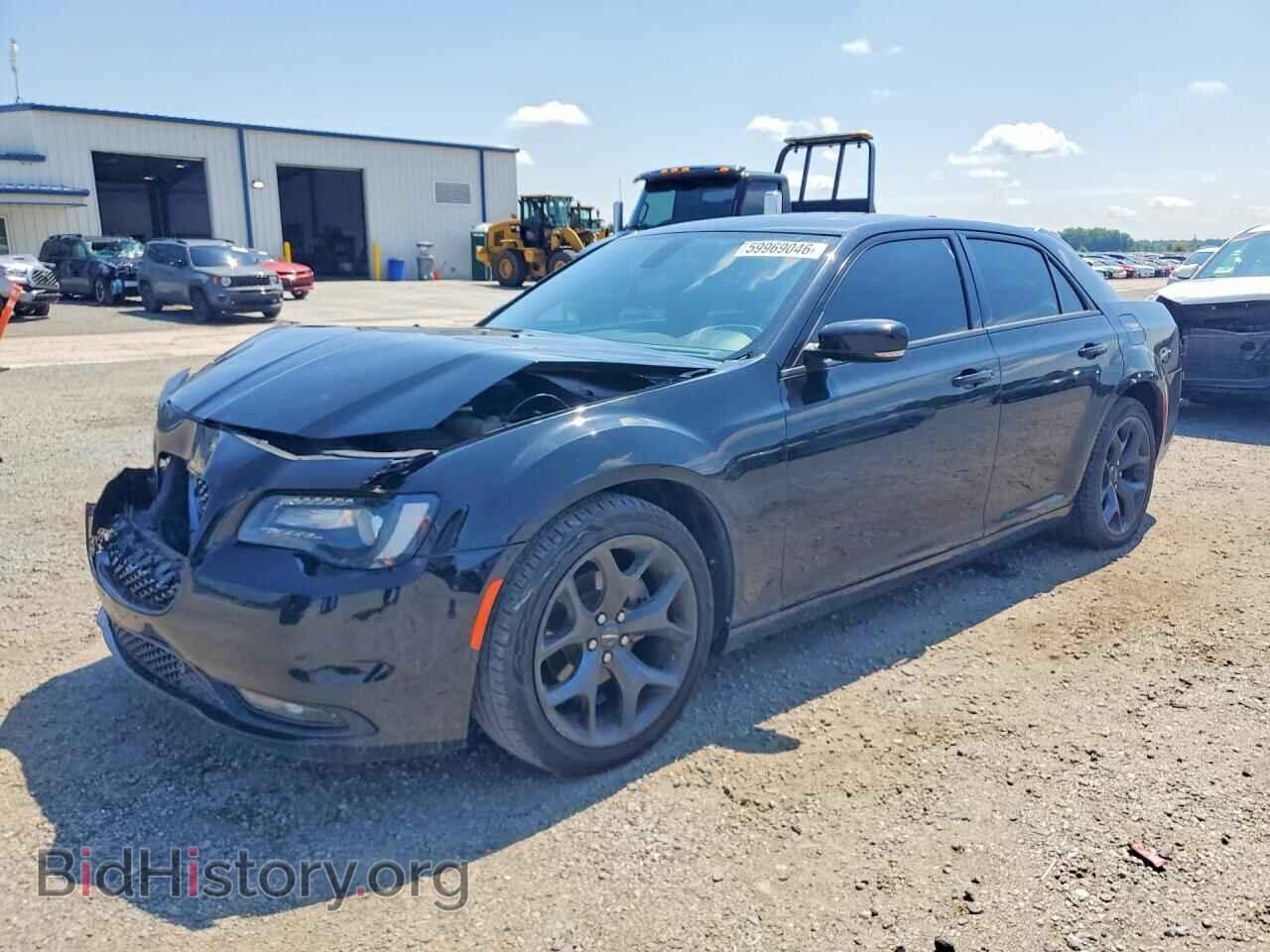 Фотография 2C3CCABG5PH561132 - CHRYSLER 300 2023