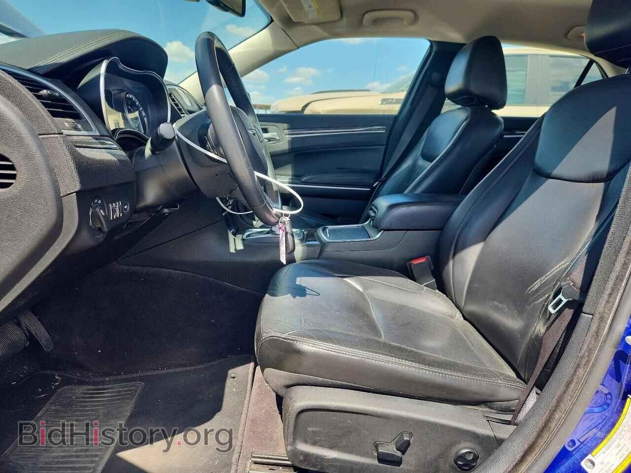 2019 CHRYSLER 300 - VIN: 2C3CCAAG1KH517204 - Photo 7