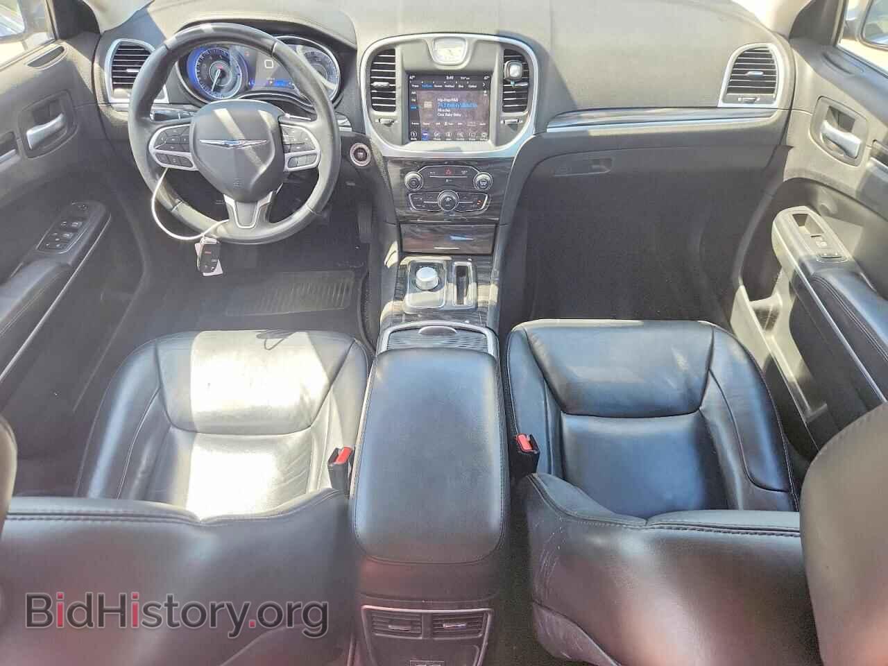 2019 CHRYSLER 300 - VIN: 2C3CCAAG1KH517204 - Photo 8