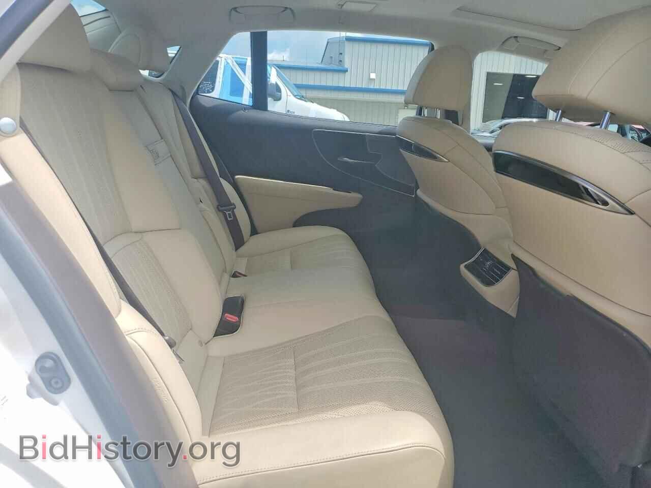 2019 LEXUS LS500 - VIN: JTHC51FFXK5006859 - Photo 10