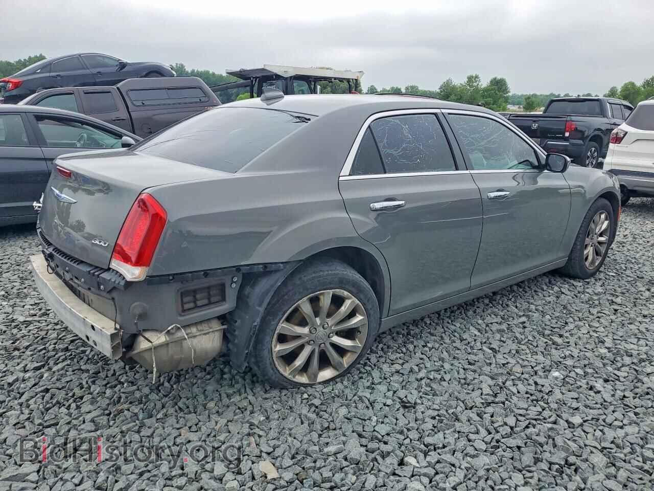 2019 CHRYSLER 300 - VIN: 2C3CCAKG4KH690875 - Фото 3