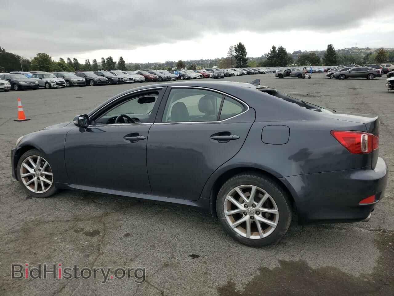 2011 LEXUS IS - VIN: JTHBF5C22B5136782 - Photo 2