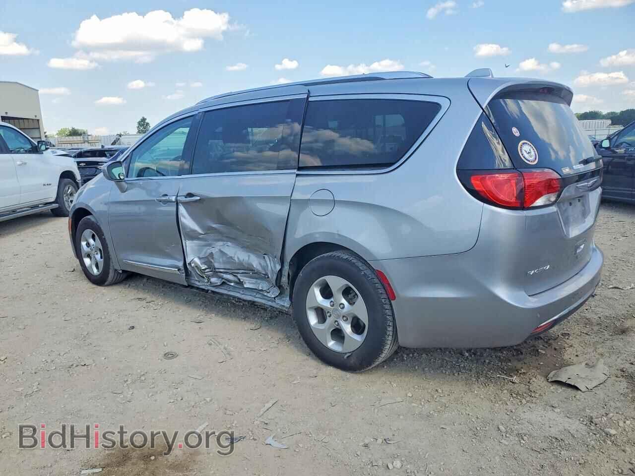 2017 CHRYSLER PACIFICA - VIN: 2C4RC1EGXHR628191 - Photo 2
