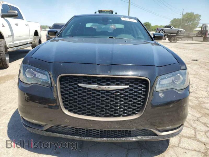 2016 Chrysler 300 (VIN 2C3CCABTXGH269859) — photo 5 of 12